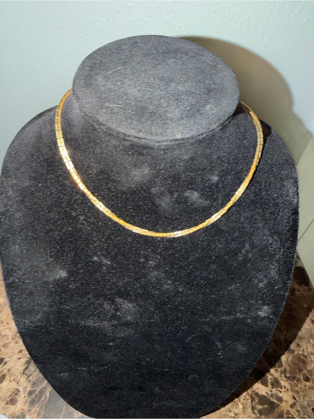 Nina Ricci Gold-Tone necklace with locket vintage